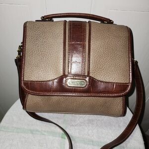Carlyland Women's Tan and Brown Shoulder Bag